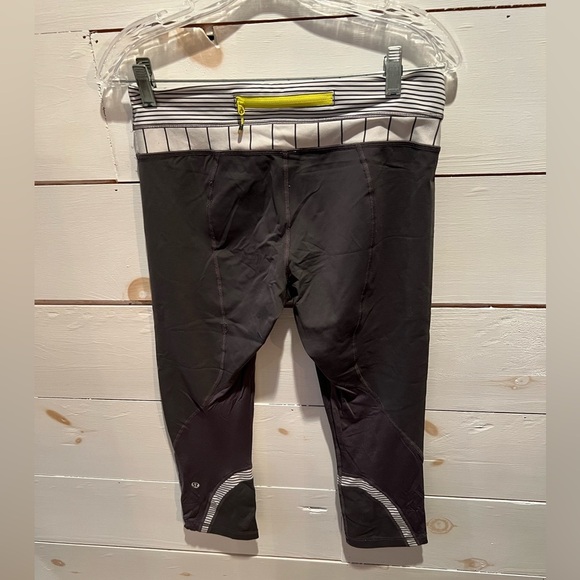 Lululemon Run: Inspire Crop Il Size 6 Grey, Striped Waistband no size tag, GUC - Picture 2 of 9